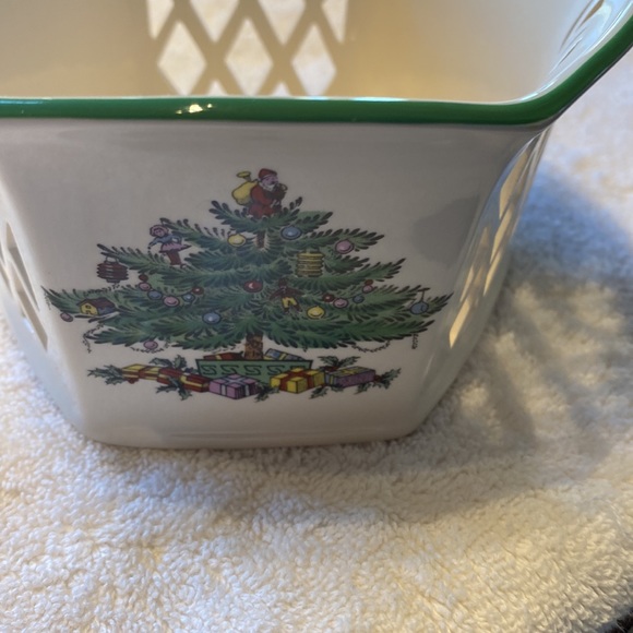 Spode basket 5 3/4 inches across 3 3/4 tall. Beautiful. Like new Christmas Tree - Picture 2 of 4